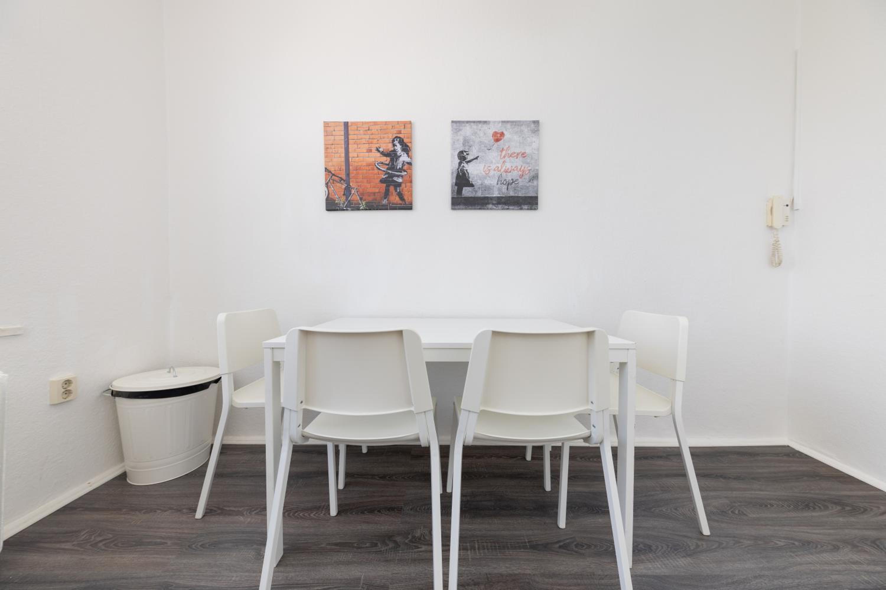 160qm 6-Zimmer Banksi-Galerie-Apartment Hauptbahnhof