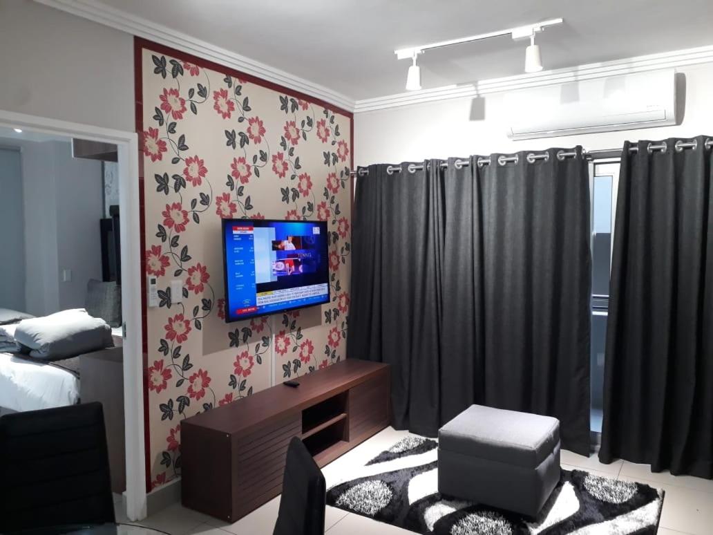 Cyro Apartments at Central Park view 4