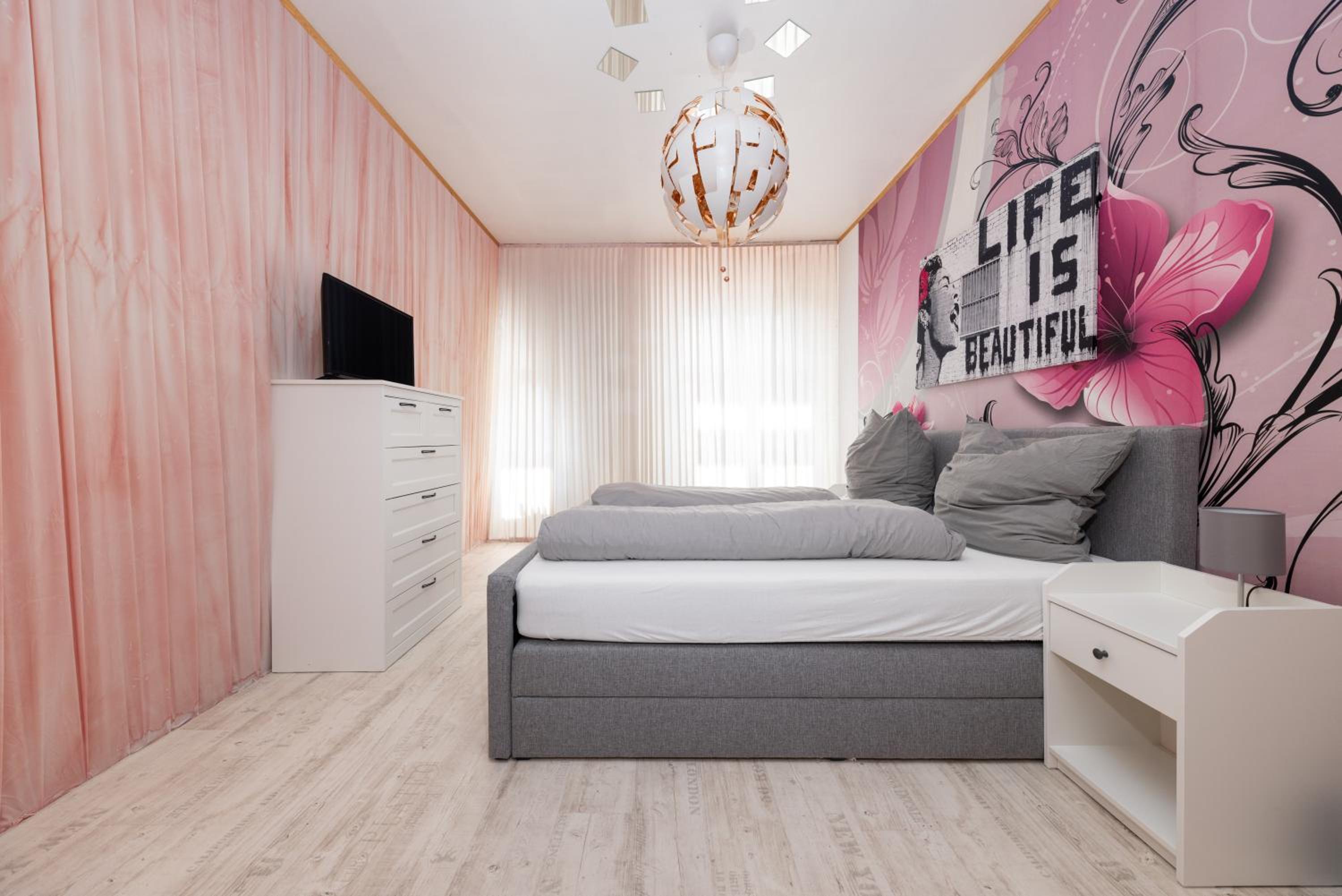 160qm 6-Zimmer Banksi-Galerie-Apartment Hauptbahnhof