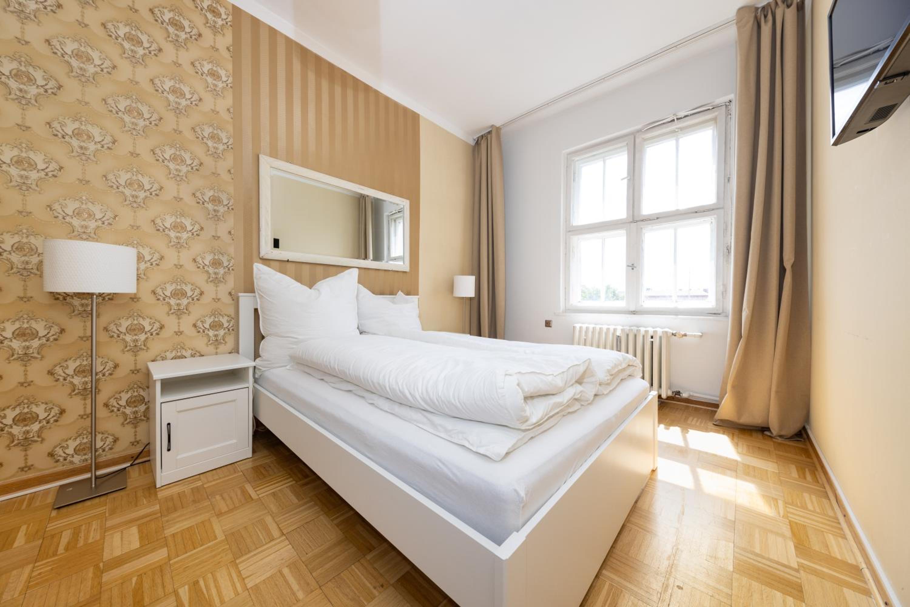 160qm 6-Zimmer Banksi-Galerie-Apartment Hauptbahnhof