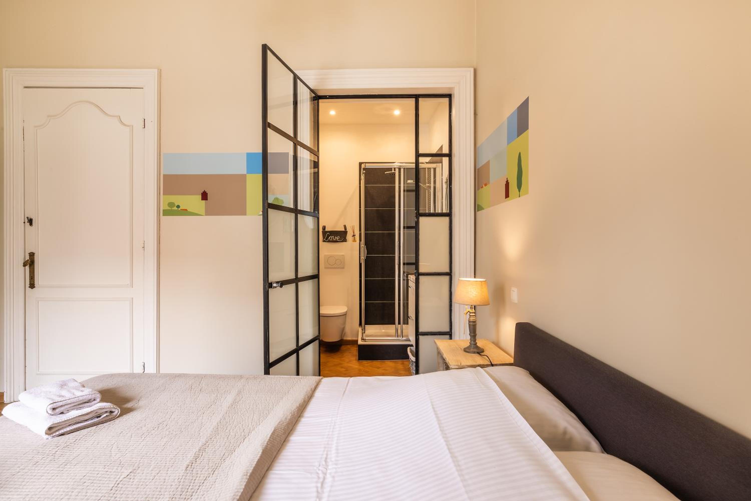 Luxueus vakantiehuis in hartje Ronse met 7 slaapkamers & badkamers