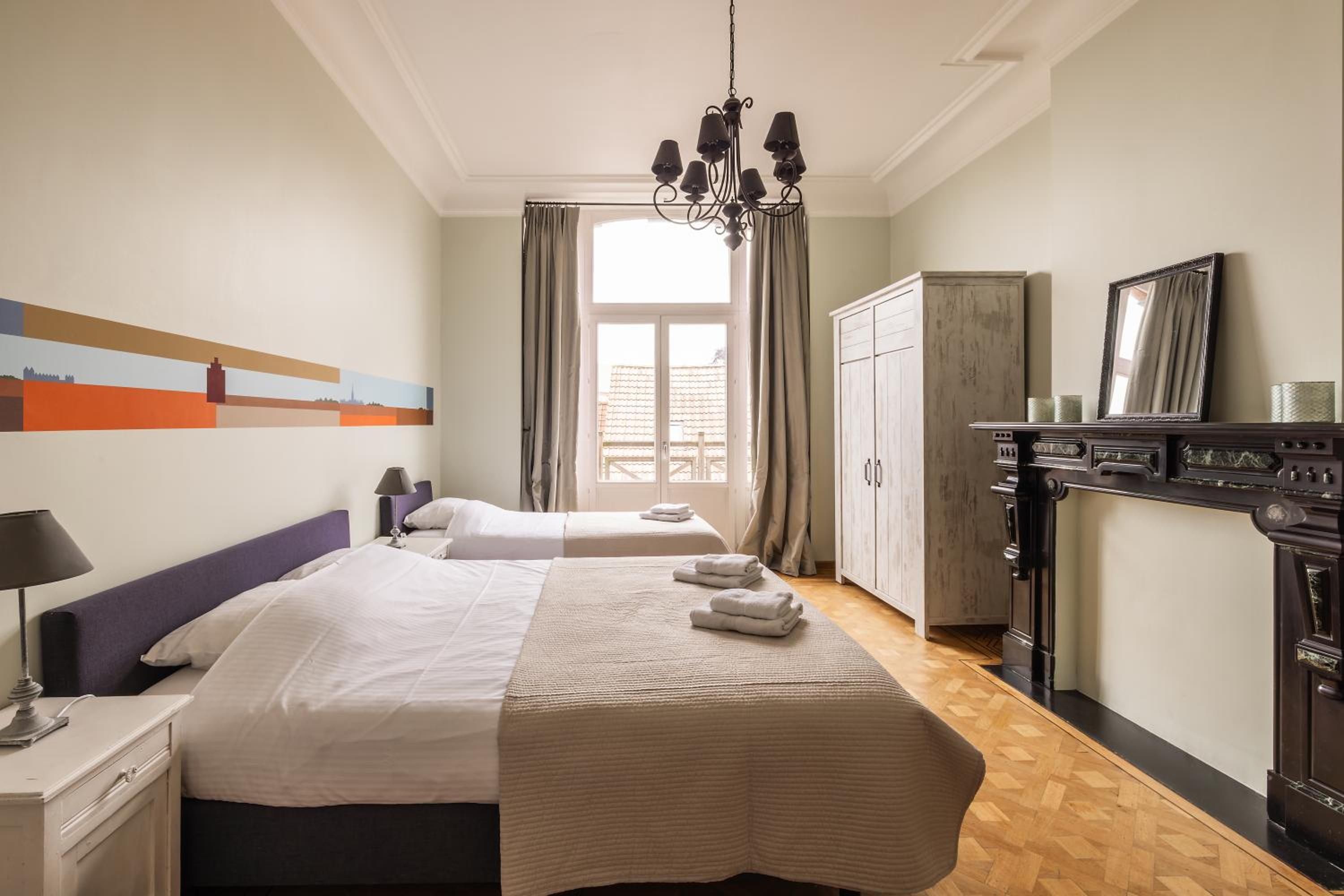 Luxueus vakantiehuis in hartje Ronse met 7 slaapkamers & badkamers