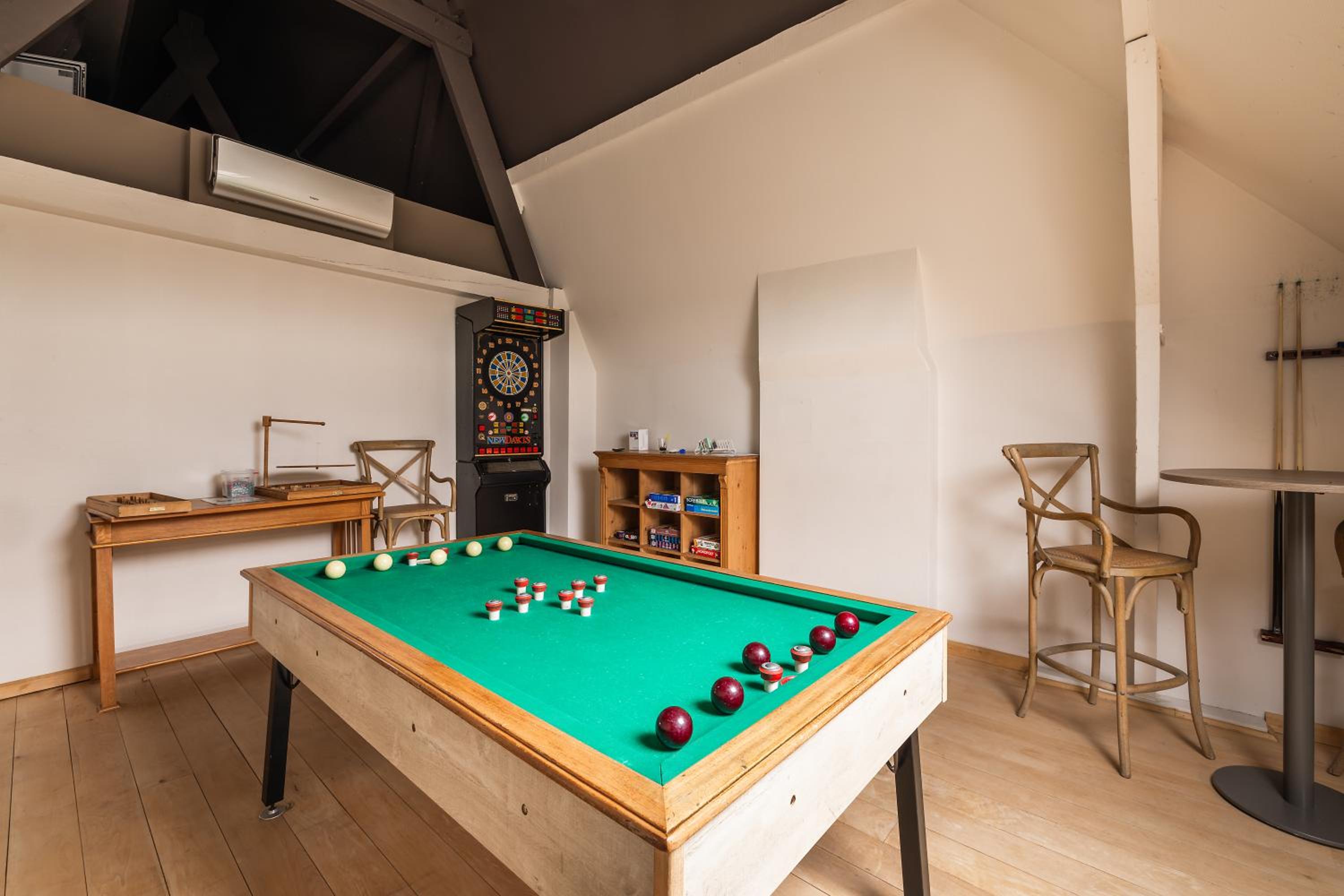 Luxueus vakantiehuis in hartje Ronse met 7 slaapkamers & badkamers