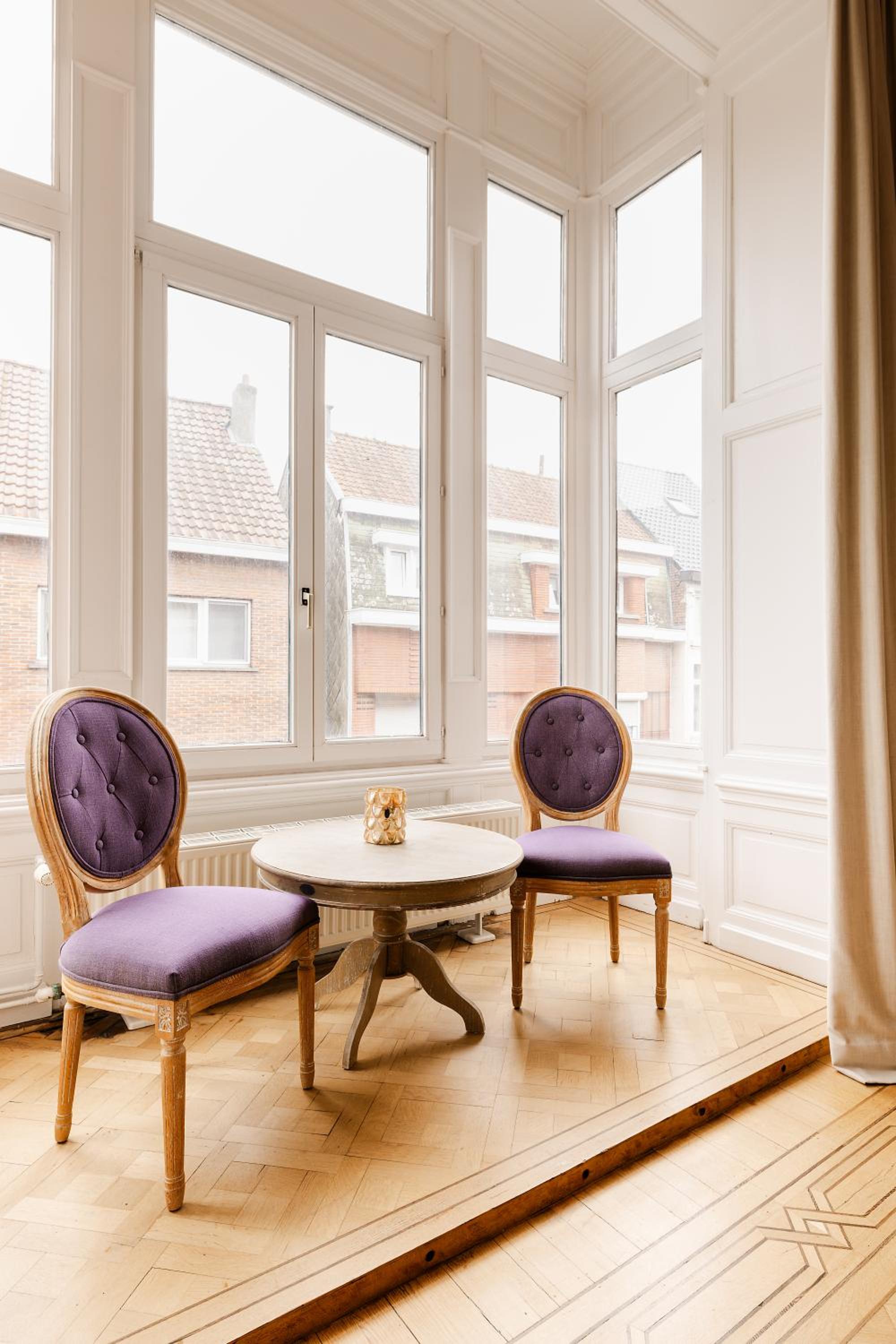 Luxueus vakantiehuis in hartje Ronse met 7 slaapkamers & badkamers