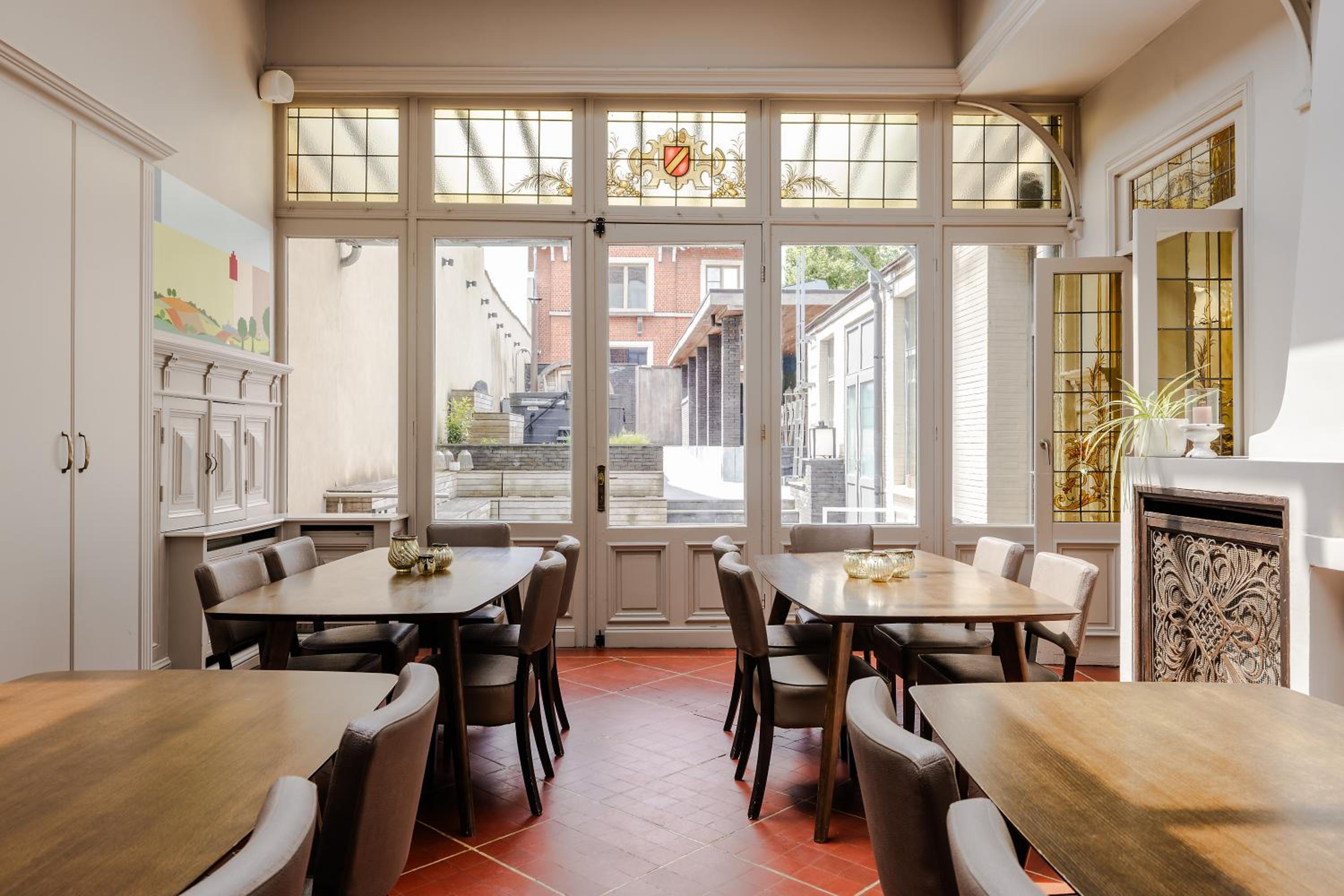 Luxueus vakantiehuis in hartje Ronse met 7 slaapkamers & badkamers