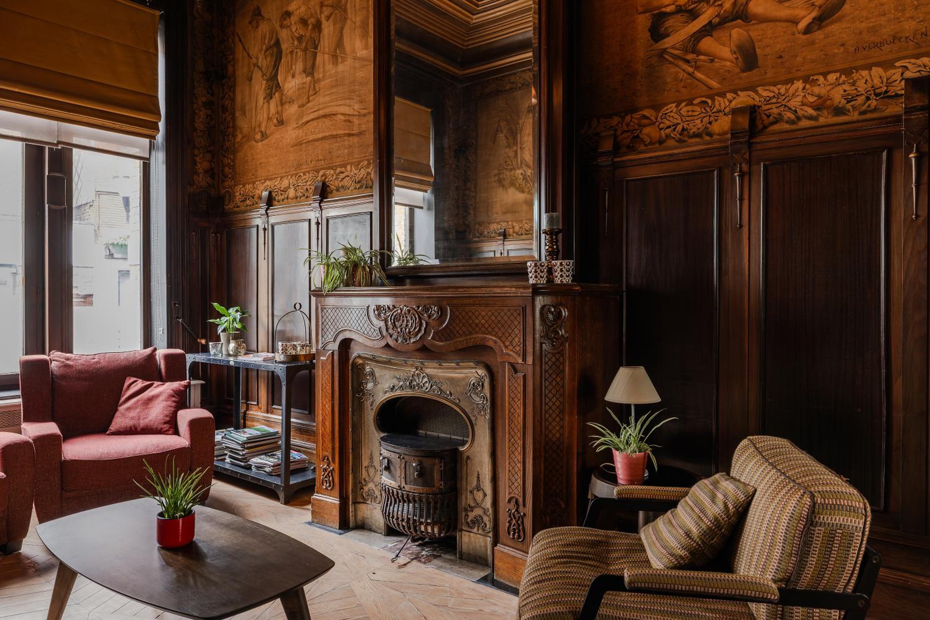 Luxueus vakantiehuis in hartje Ronse met 7 slaapkamers & badkamers
