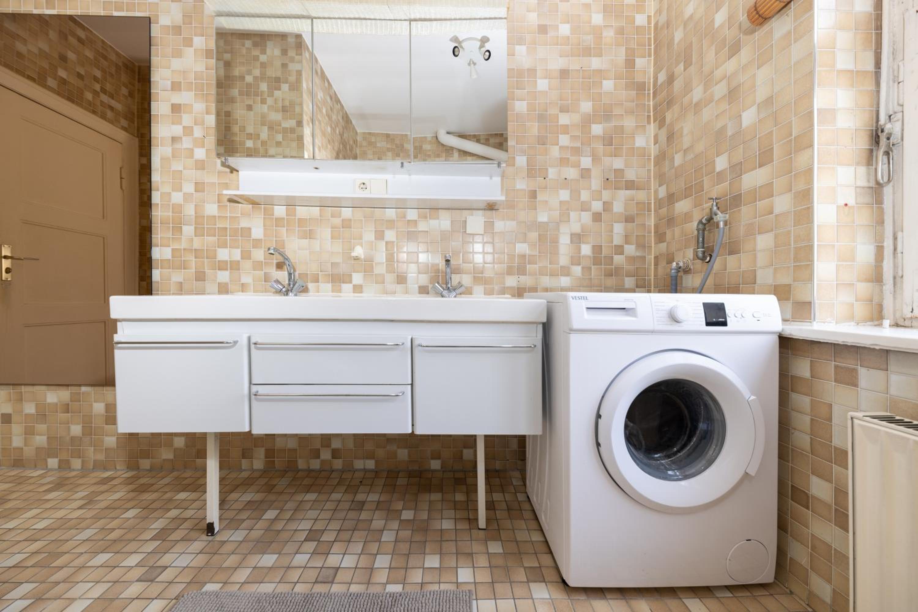 160qm 6-Zimmer Banksi-Galerie-Apartment Hauptbahnhof