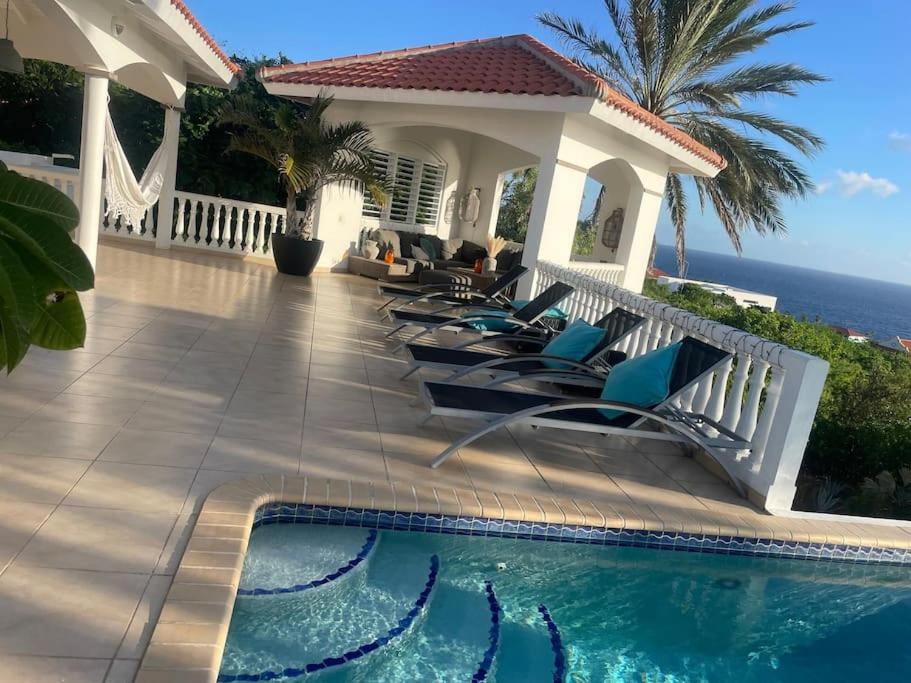 Villa Sunshine