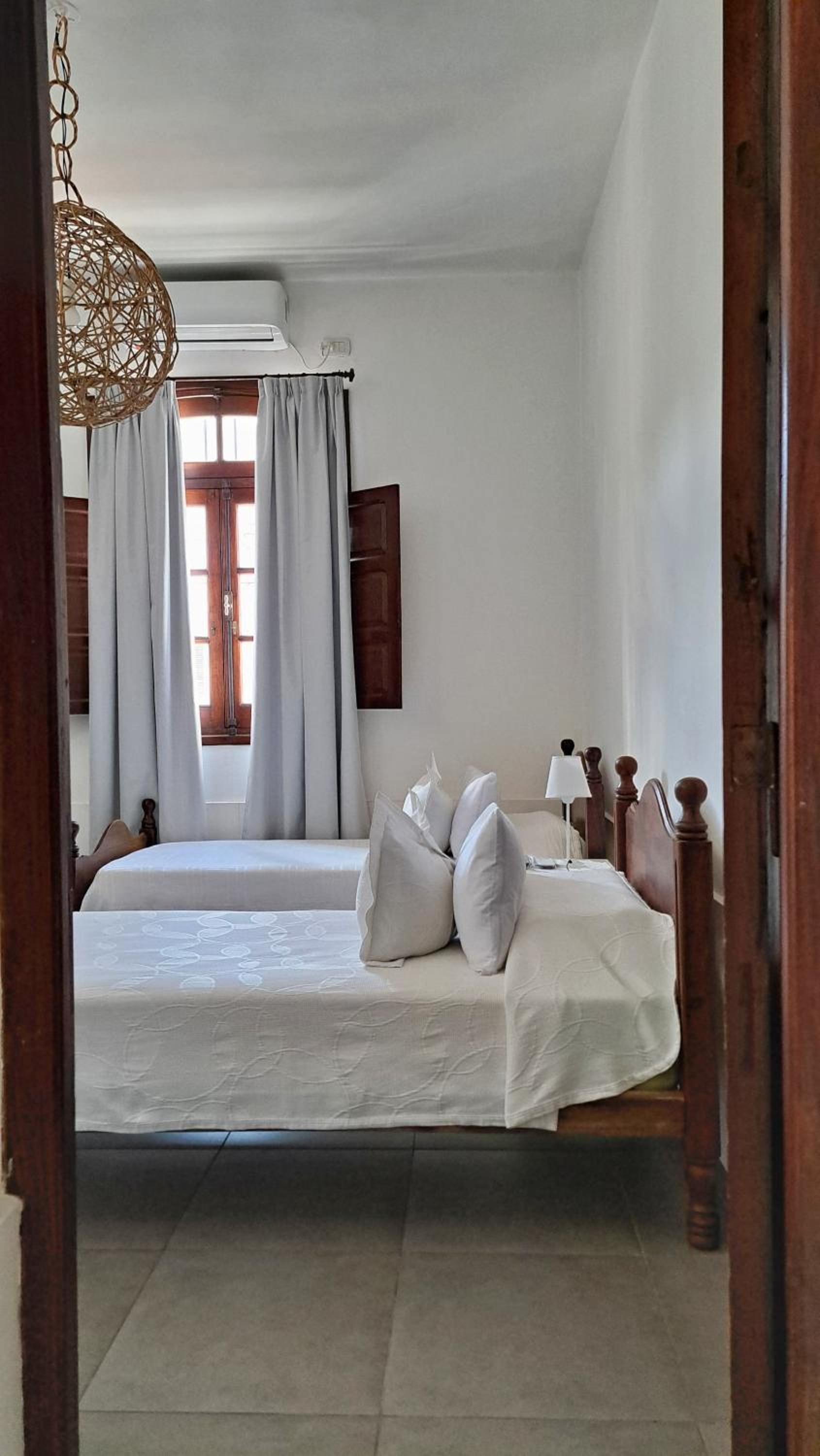 Casa Kolla - 2 bedrooms with private garage in downtown Salta