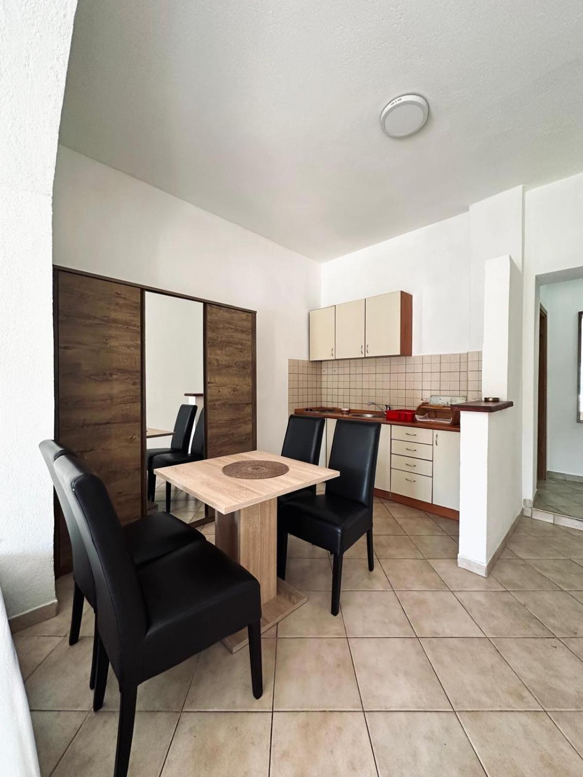 Apartments Mango