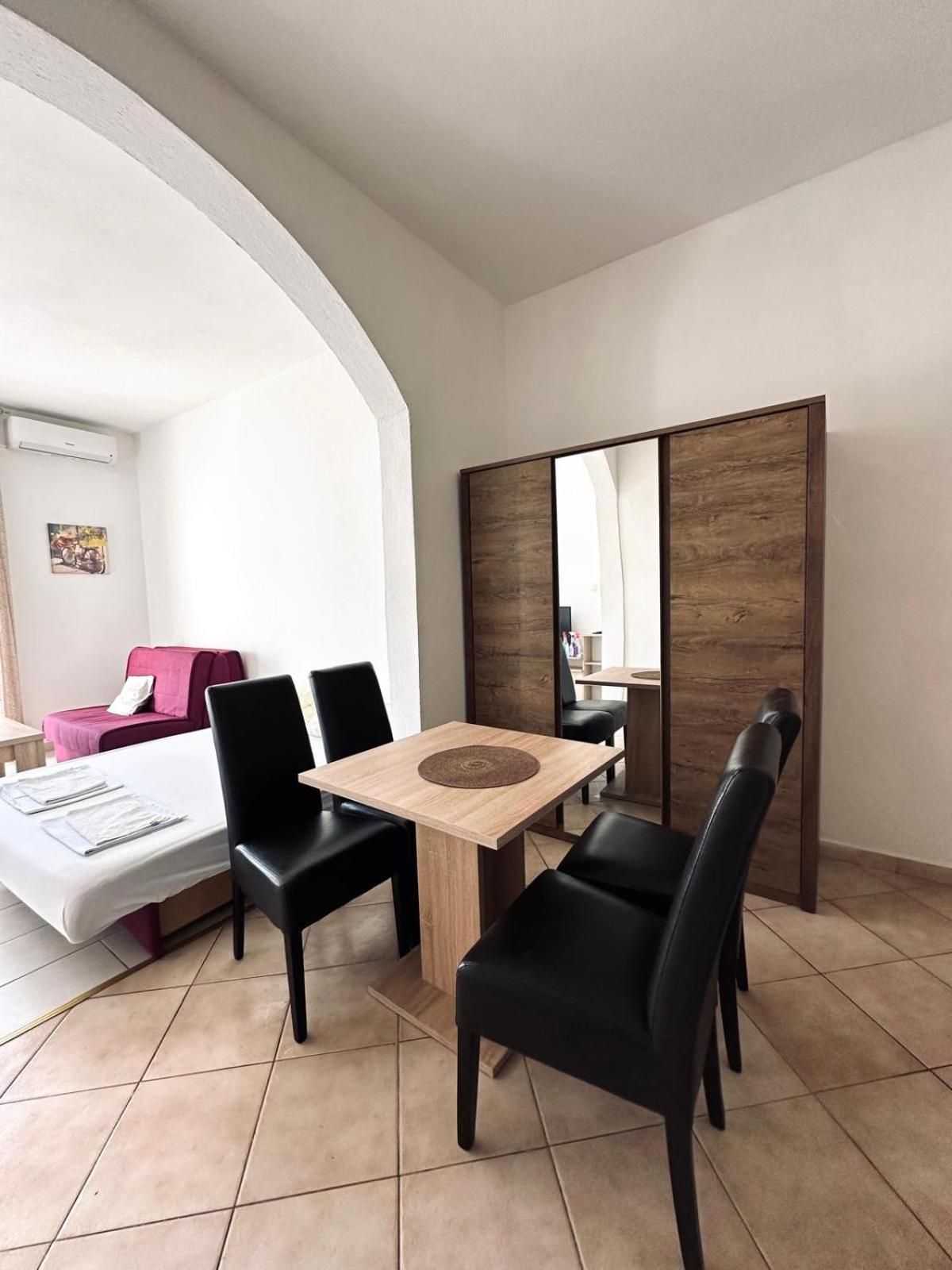 Apartments Mango