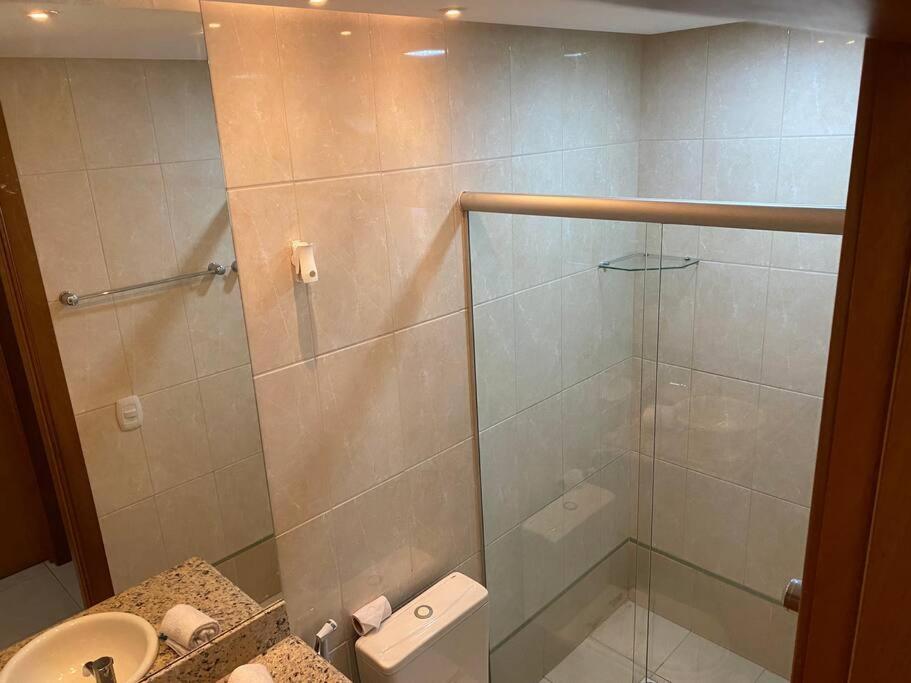 TOP DA PRAIA - 2qts, ar cond, WIFI, cozinha, garagem , completo