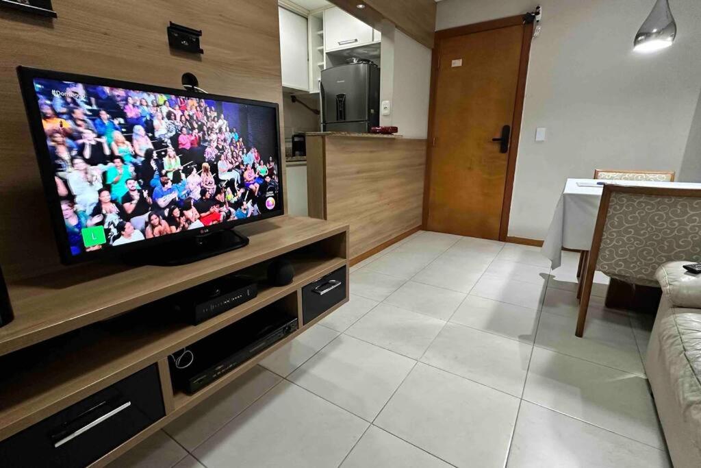 TOP DA PRAIA - 2qts, ar cond, WIFI, cozinha, garagem , completo