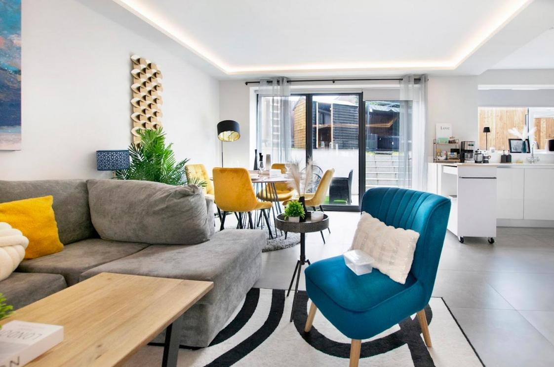 Charming Garden Retreat 3BDR with Hot Tub and Sauna view 5
