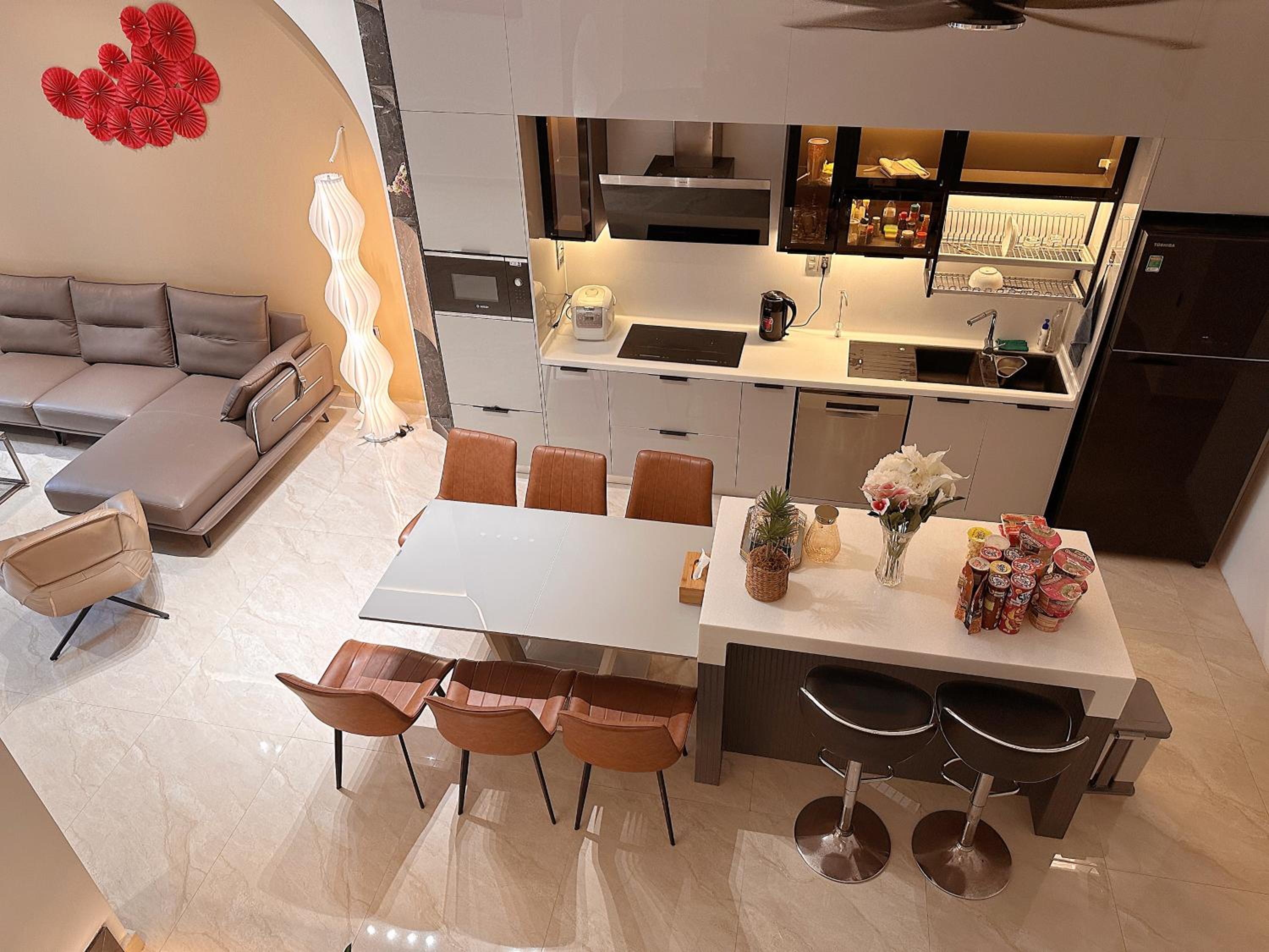 Malloire House Hue view 2