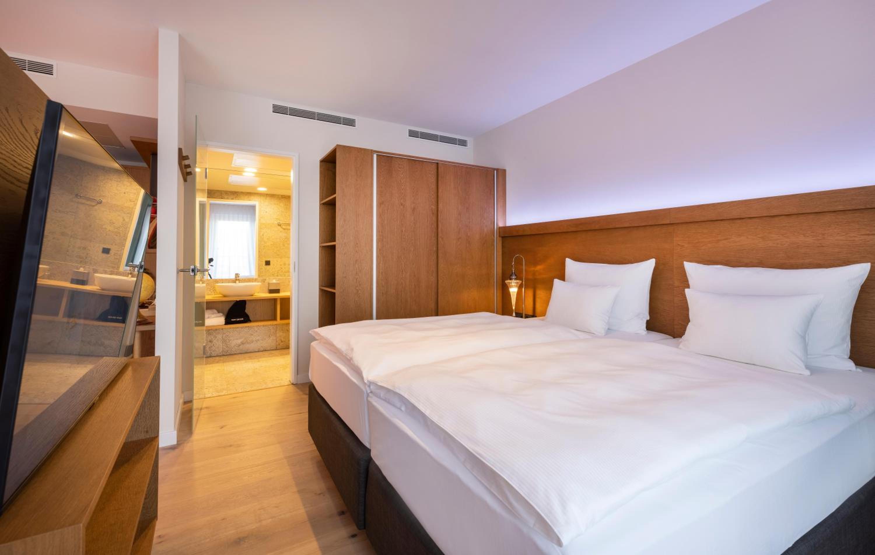 Dresden Vacations - ARCOTEL HafenCity Dresden - Property Image 5