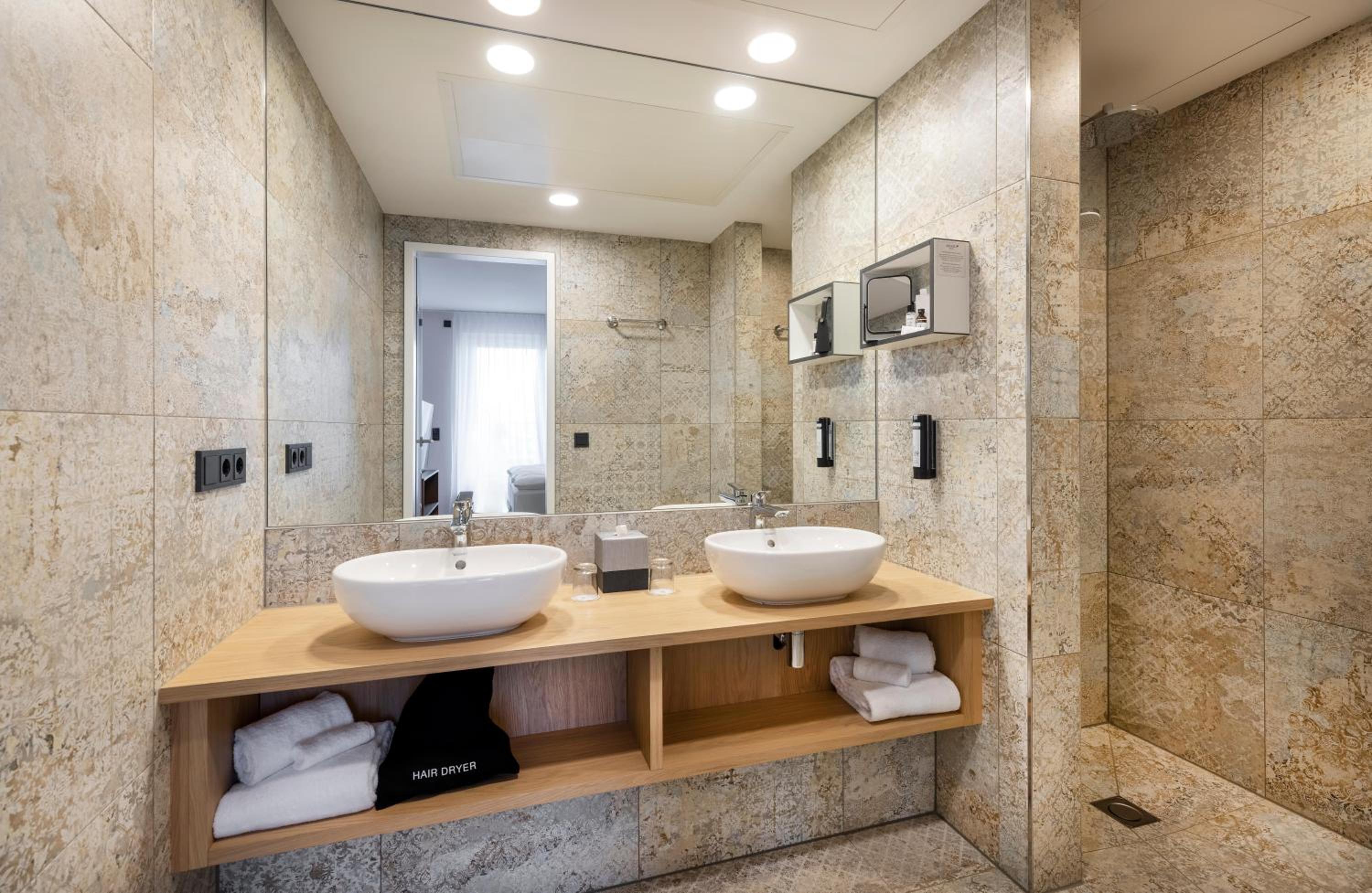 Dresden Vacations - ARCOTEL HafenCity Dresden - Property Image 6