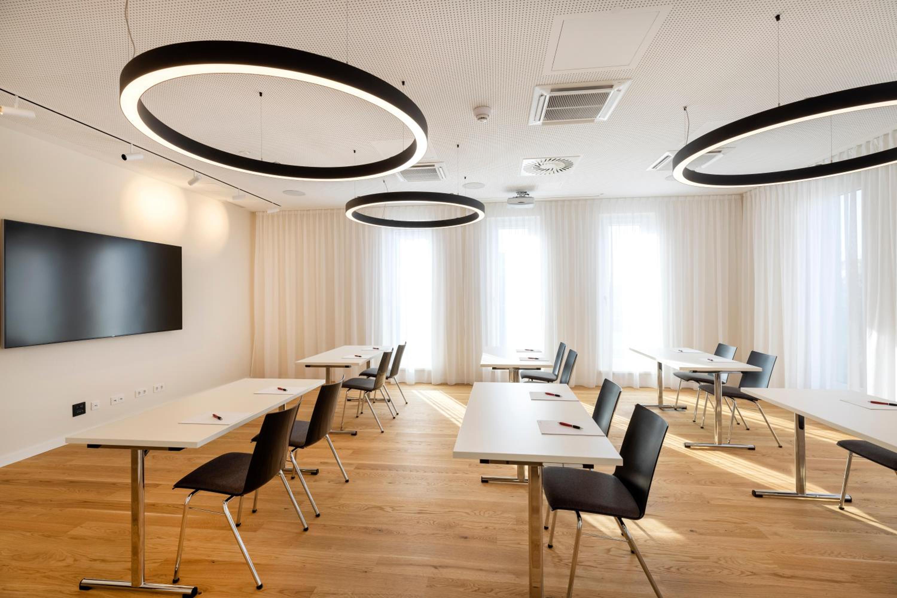 Dresden Vacations - ARCOTEL HafenCity Dresden - Property Image 4