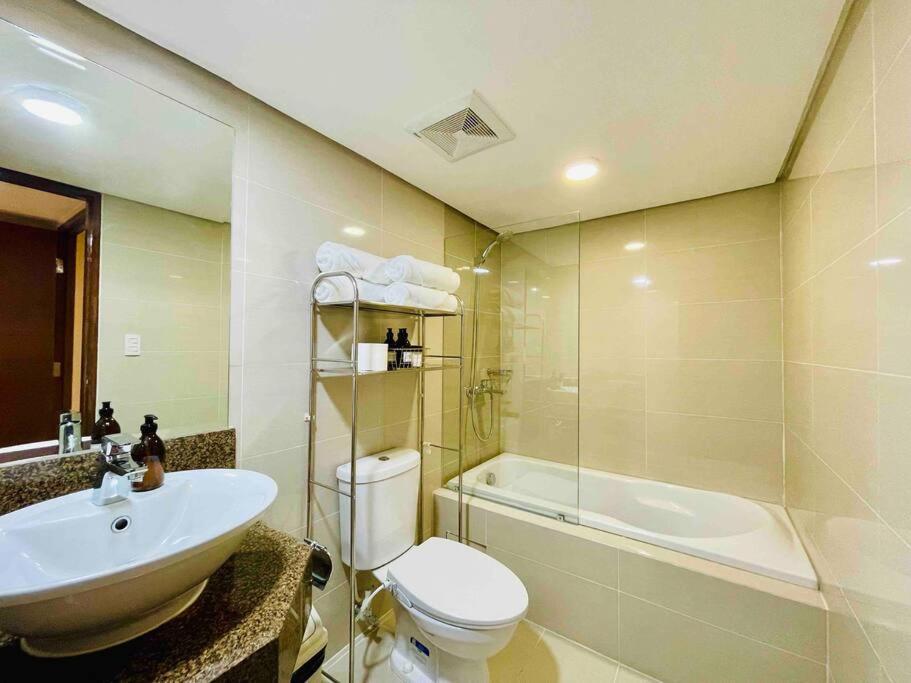 Luxurious 2-Bedroom Loft in Eastwood City, Quezon City Modern Comfort & Prime Location