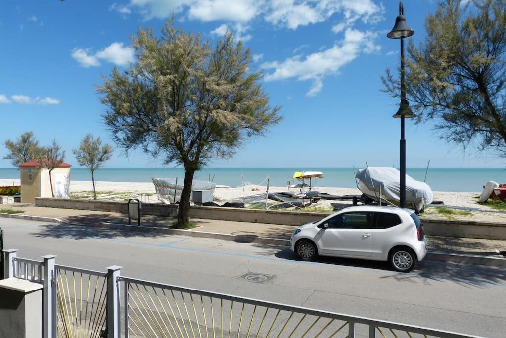Spazioso Appartamento Fronte Mare view 4