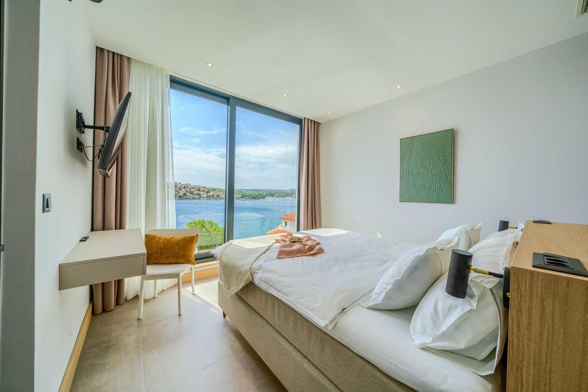 Villa Allina - Heated Pool, Rooftop Jacuzzi & Sea Views view 5