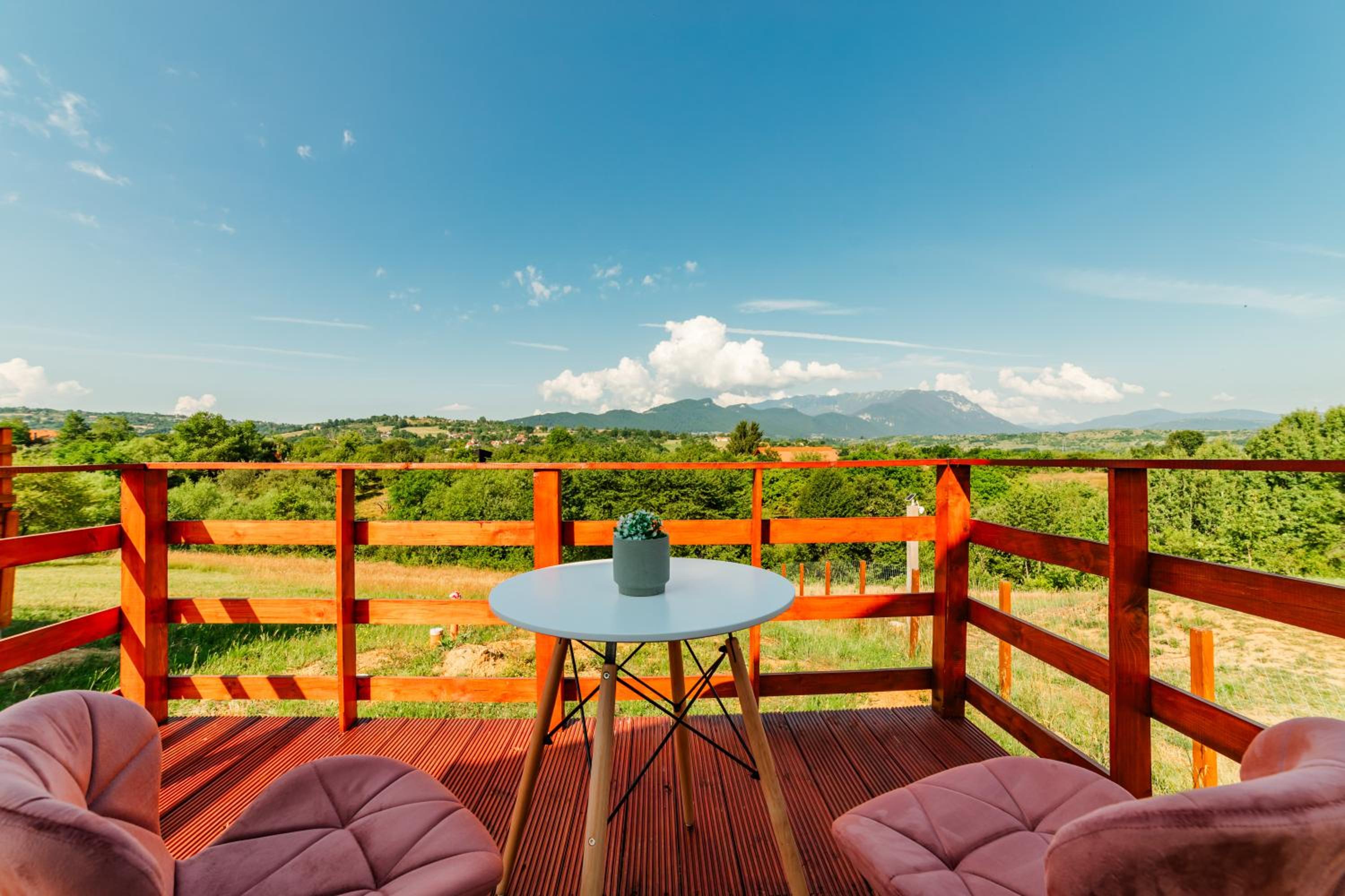 10 Min to Bran Castle Luxury Cabins