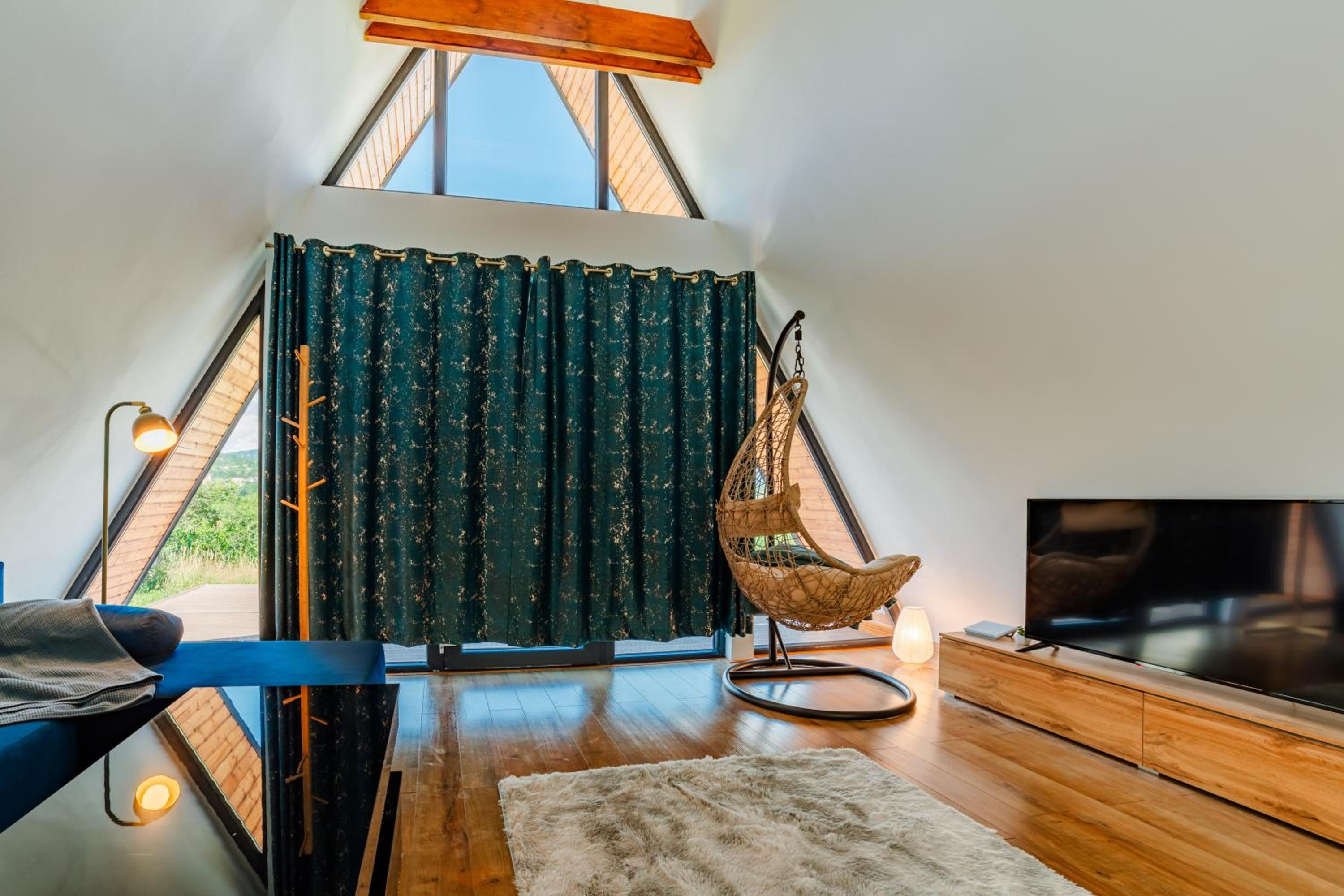 10 Min to Bran Castle Luxury Cabins