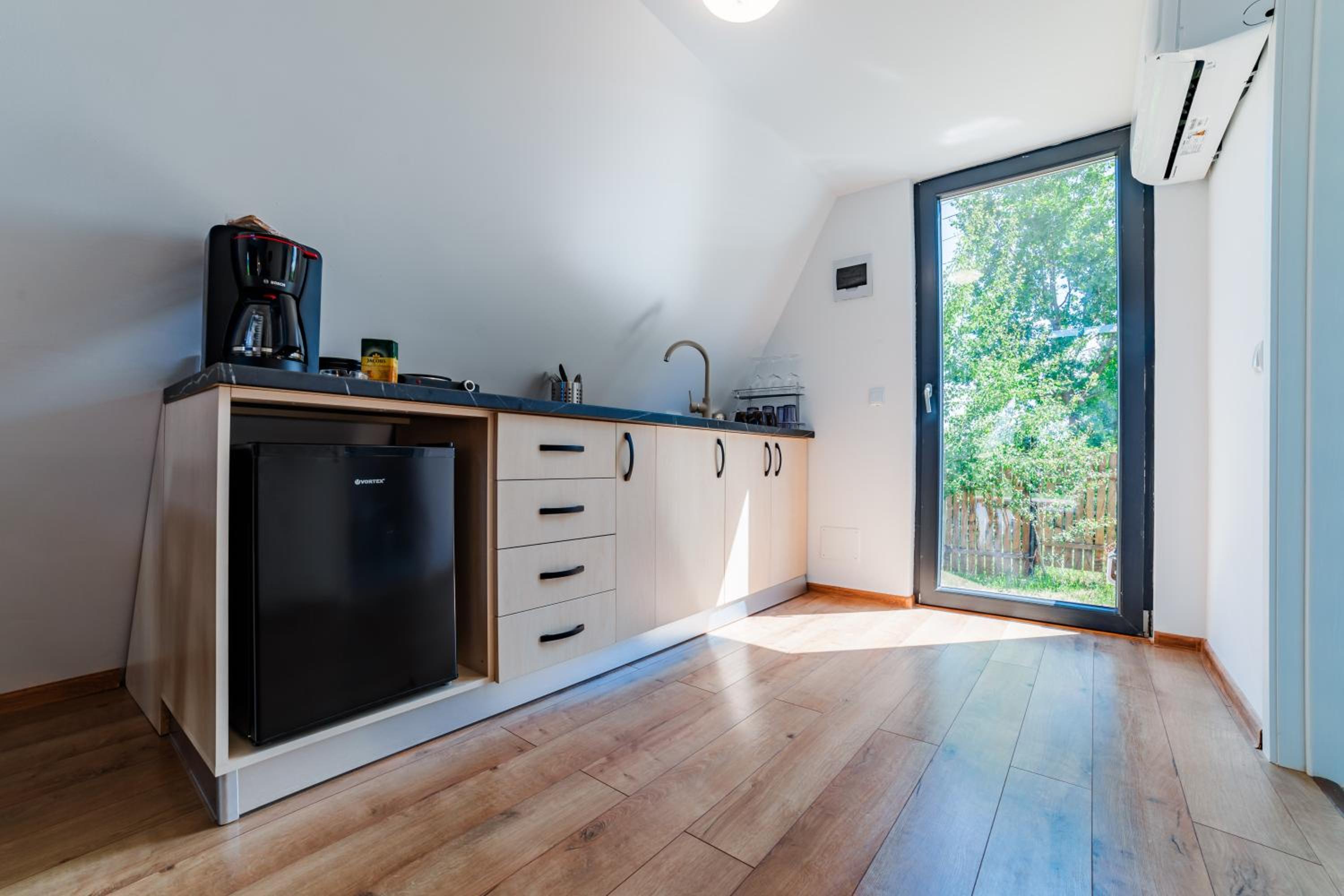 10 Min to Bran Castle Luxury Cabins