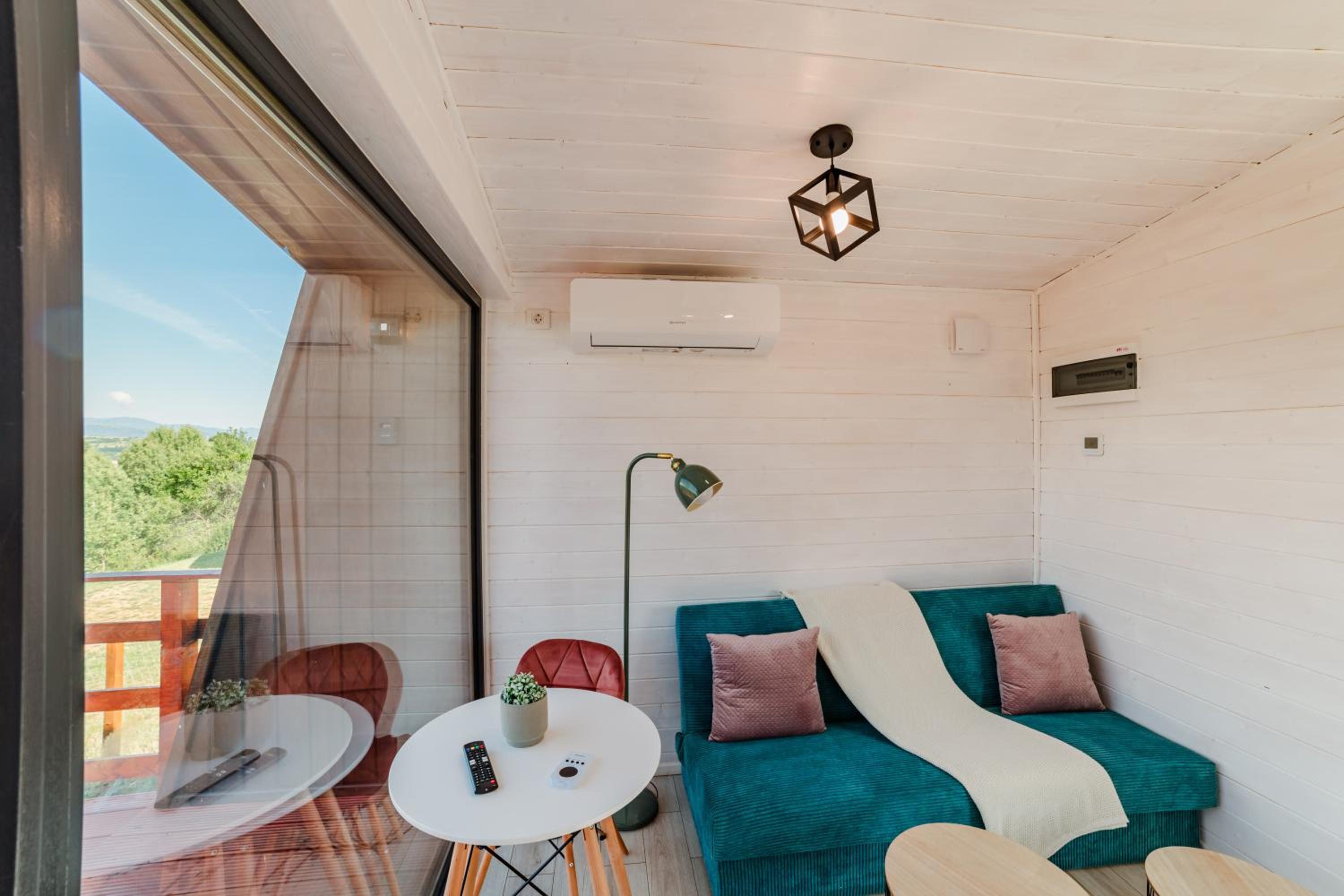 10 Min to Bran Castle Luxury Cabins
