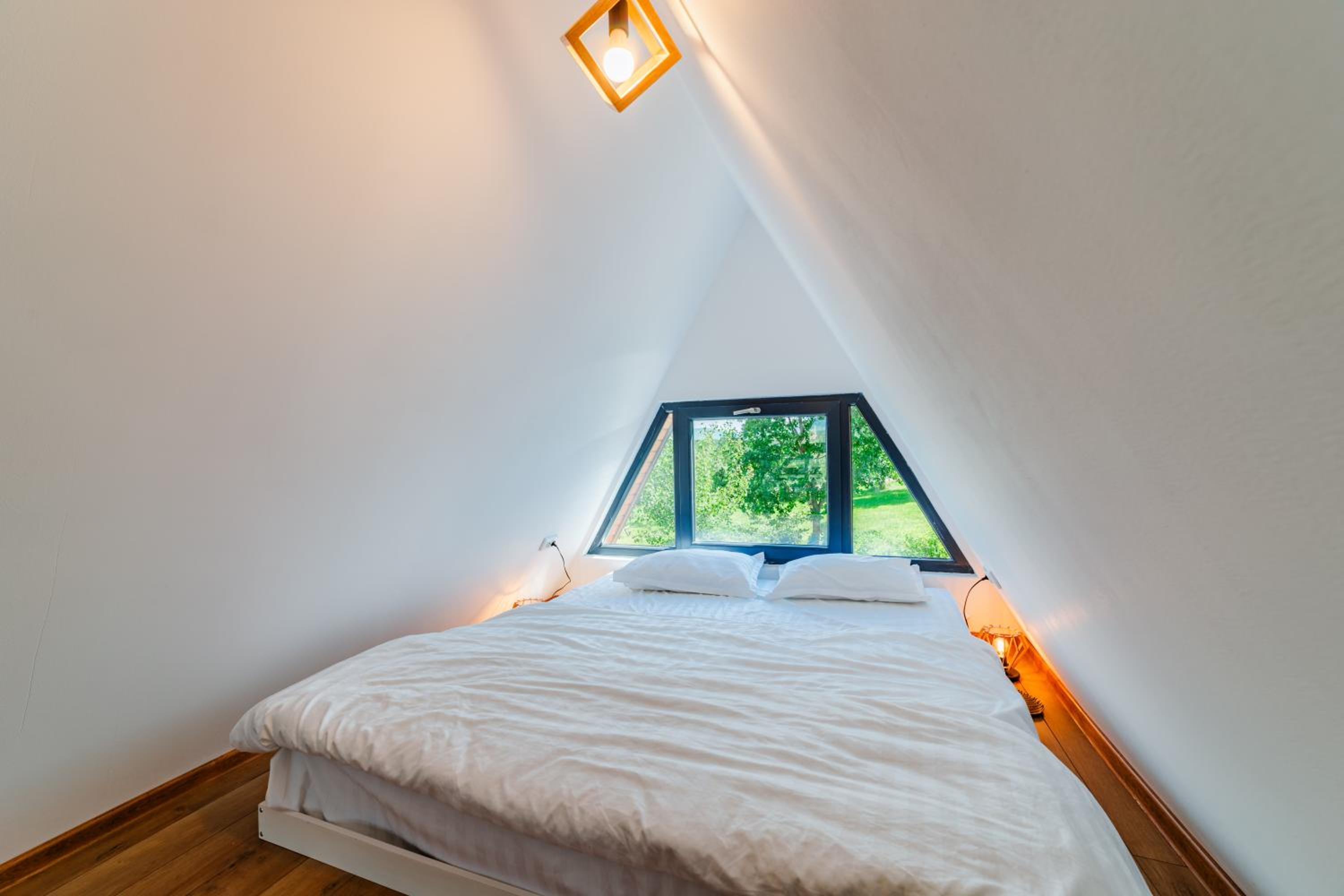 10 Min to Bran Castle Luxury Cabins