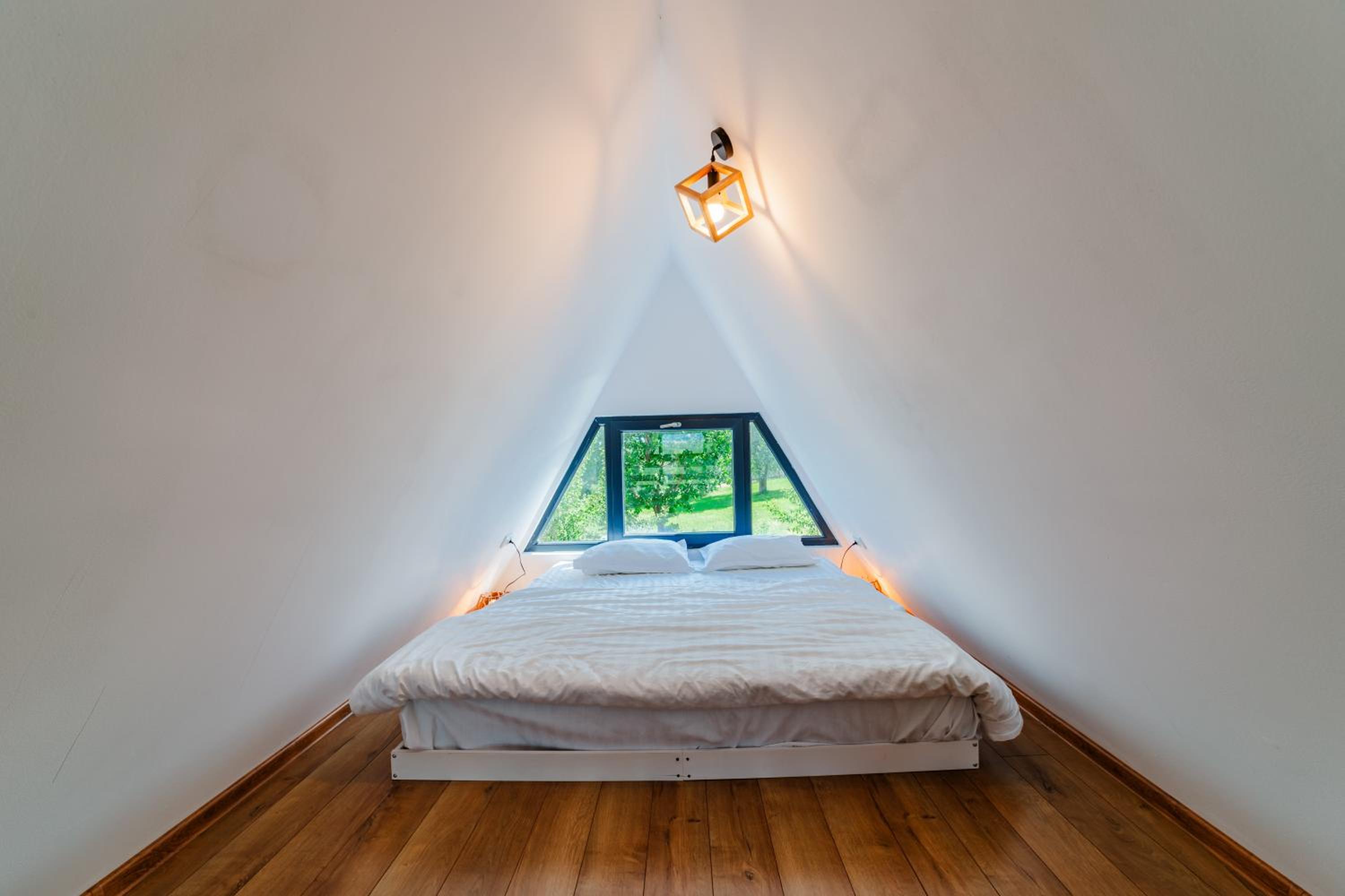 10 Min to Bran Castle Luxury Cabins