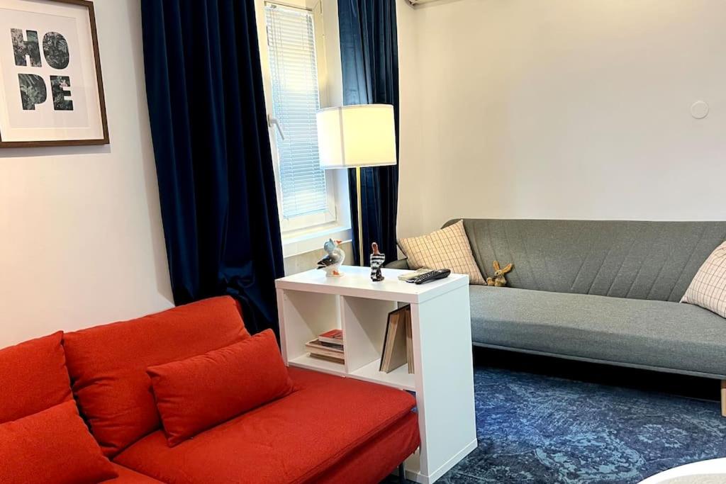 Art Apartment near Tashmajdan