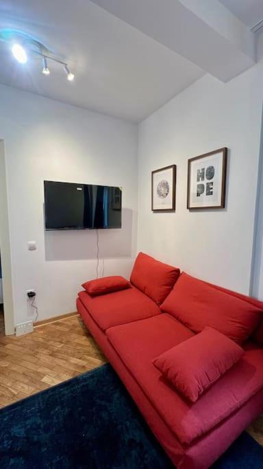 Art Apartment near Tashmajdan