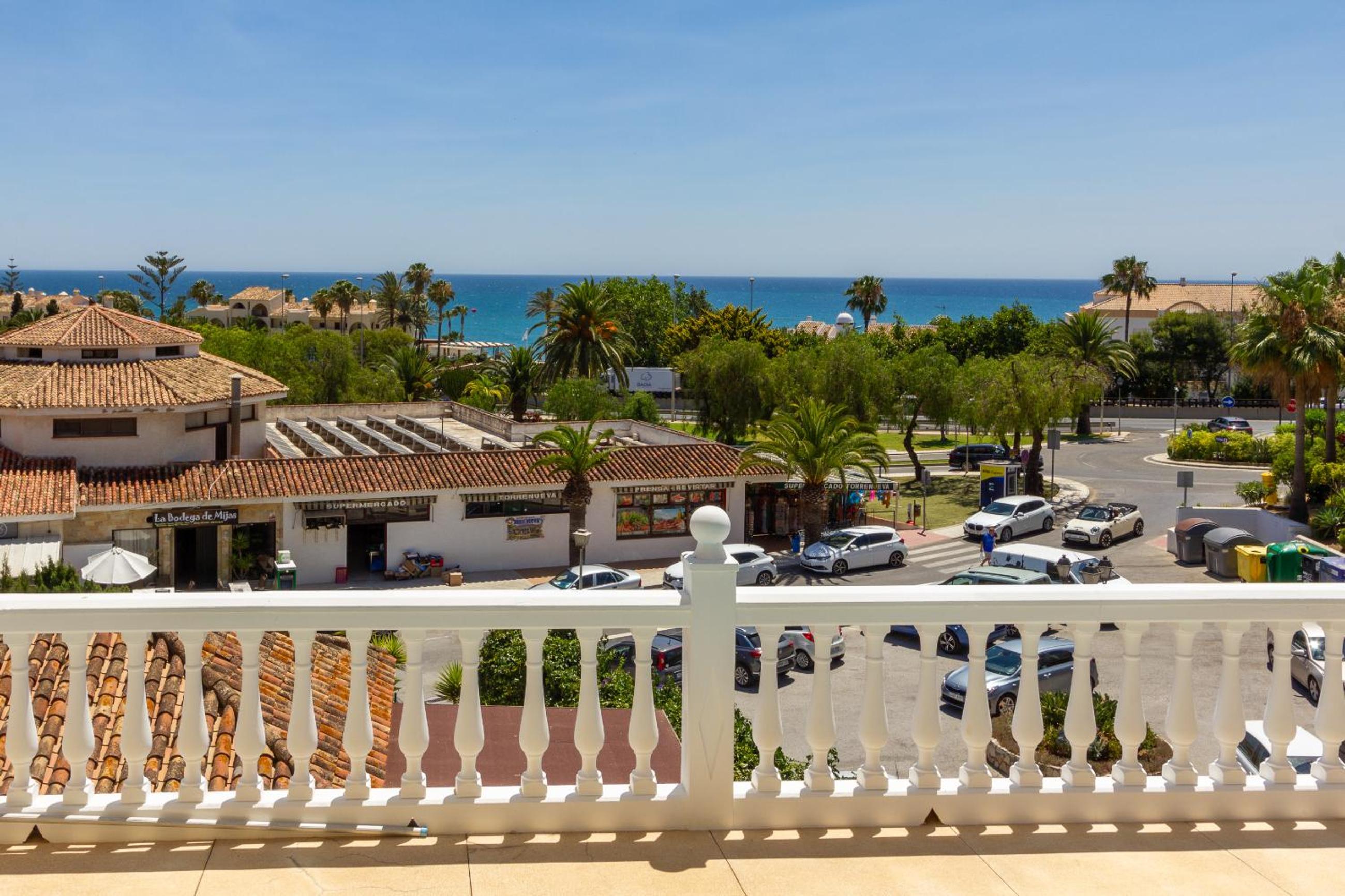 108-Villa, 2 Minutes Walk to the beach, Heated pool