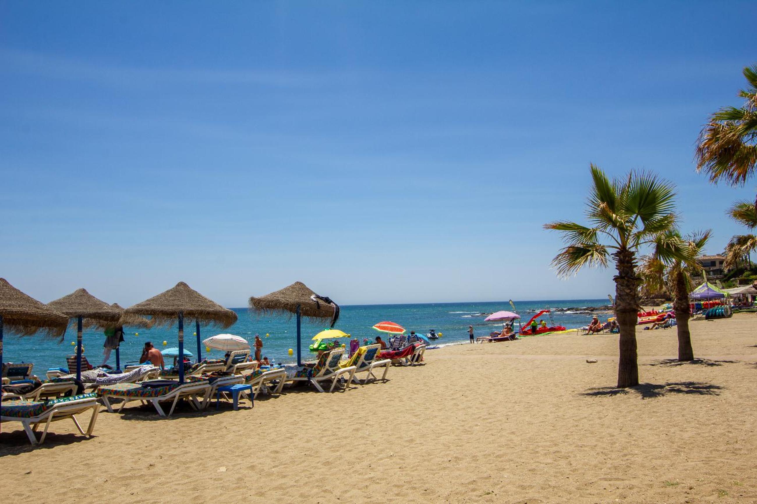 108-Villa, 2 Minutes Walk to the beach, Heated pool
