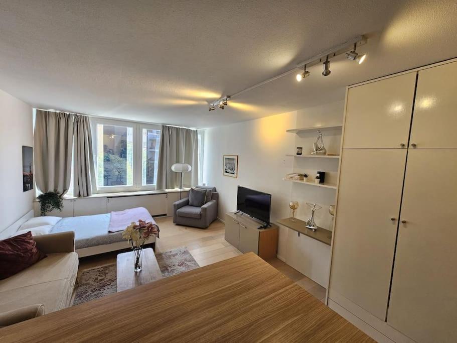 Cosy studio 4