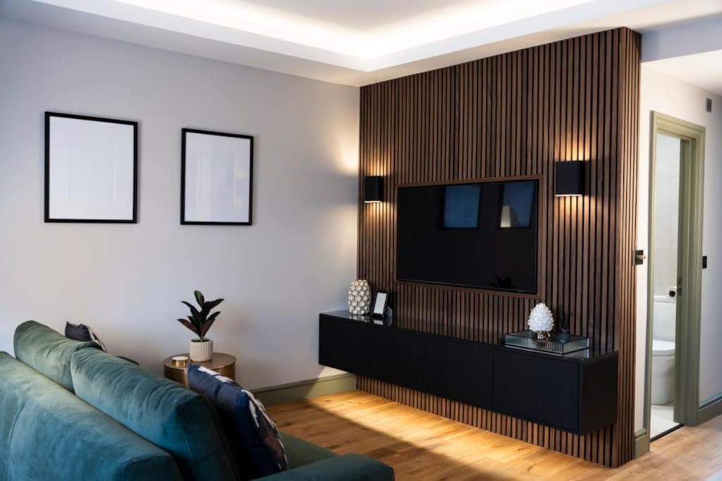 The Verdant Apartment