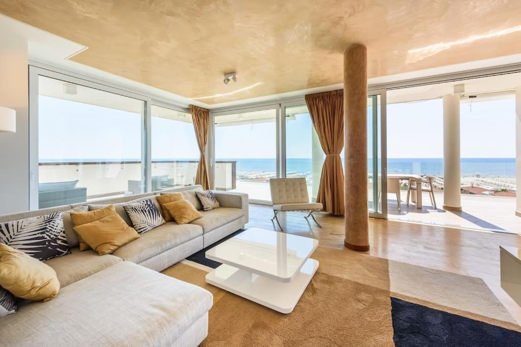 Golden Luxe - Panoramic Penthouse Rooftop whit Pool view 4