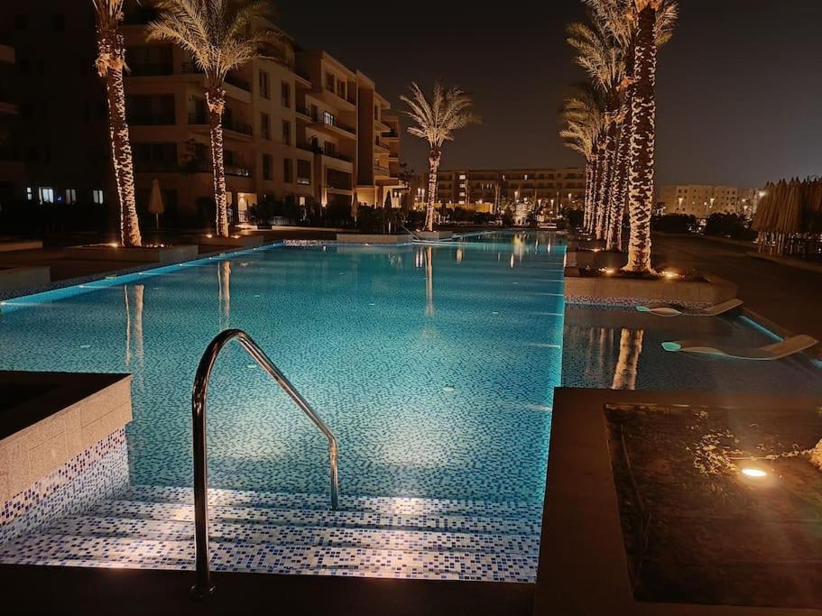 Carrara White 3BR APT W/Garden view and Pool