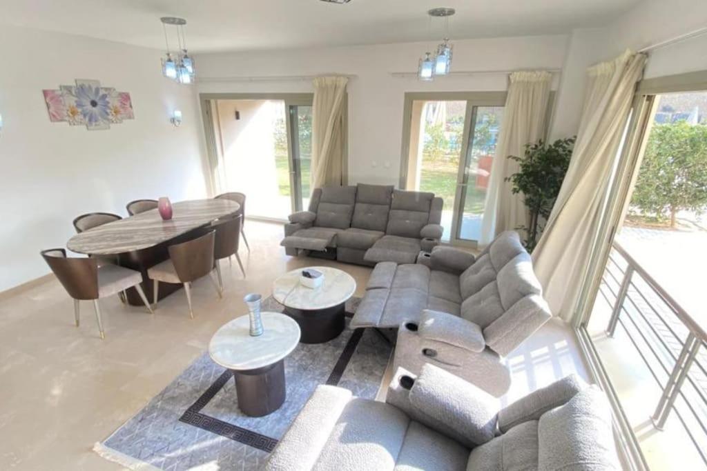 Carrara White 3BR APT W/Garden view and Pool