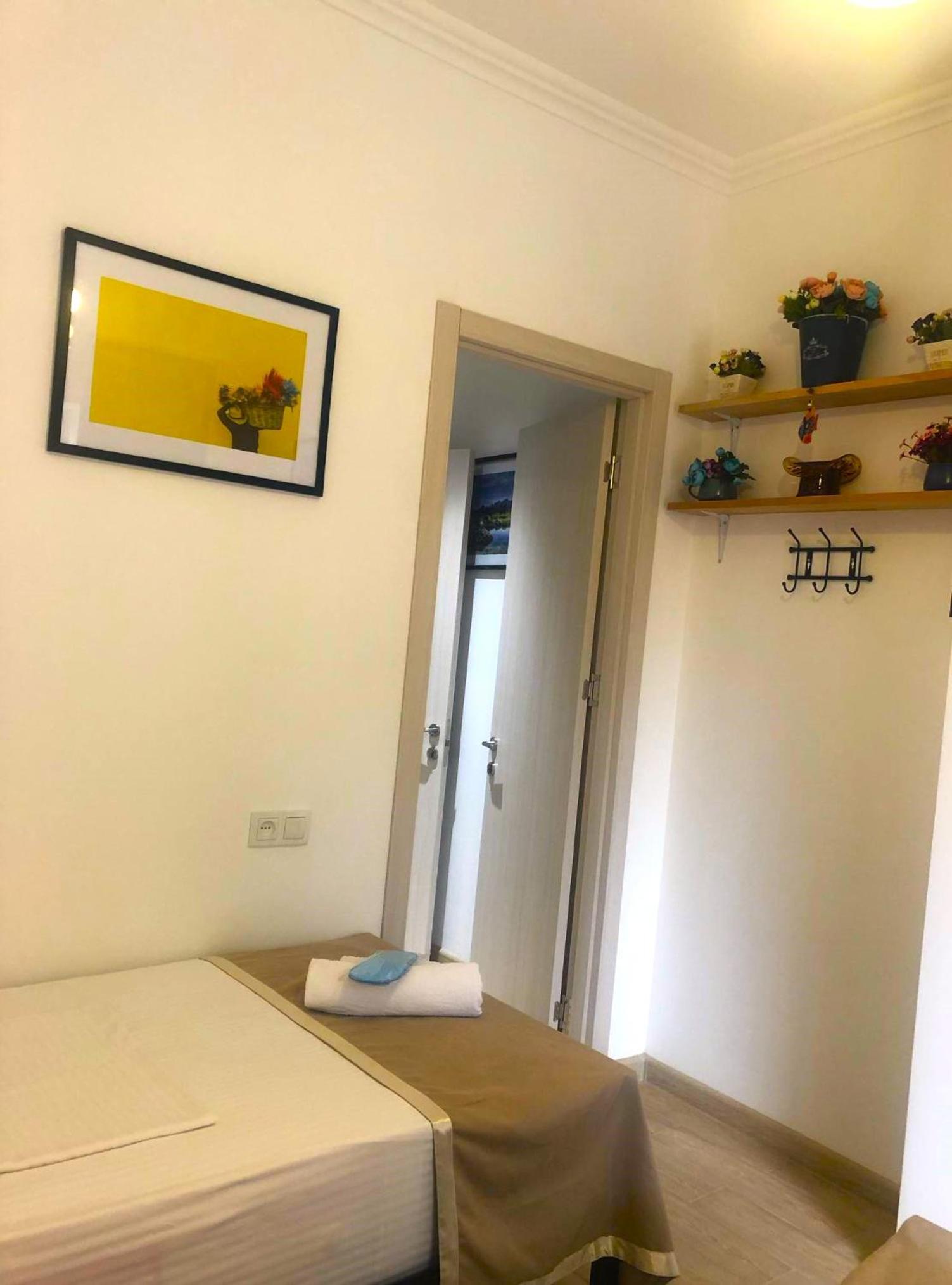 Style Apartment with Courtyard