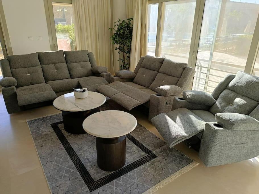 Carrara White 3BR APT W/Garden view and Pool