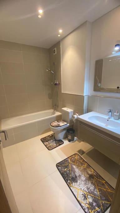Carrara White 3BR APT W/Garden view and Pool