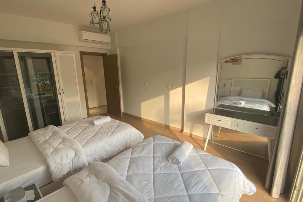 Carrara White 3BR APT W/Garden view and Pool