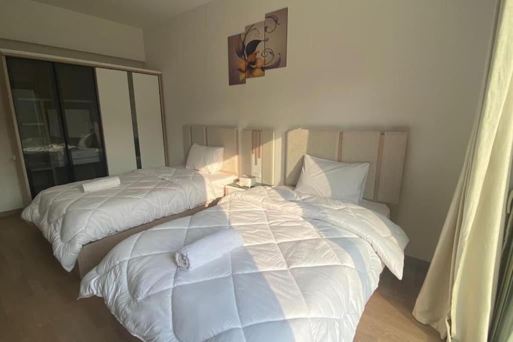 Carrara White 3BR APT W/Garden view and Pool