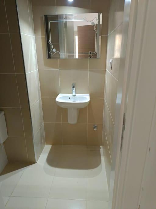 Carrara White 3BR APT W/Garden view and Pool