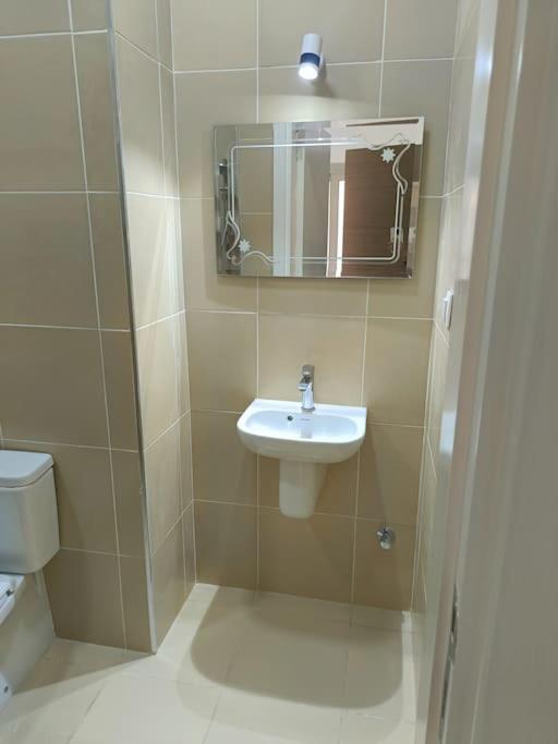 Carrara White 3BR APT W/Garden view and Pool