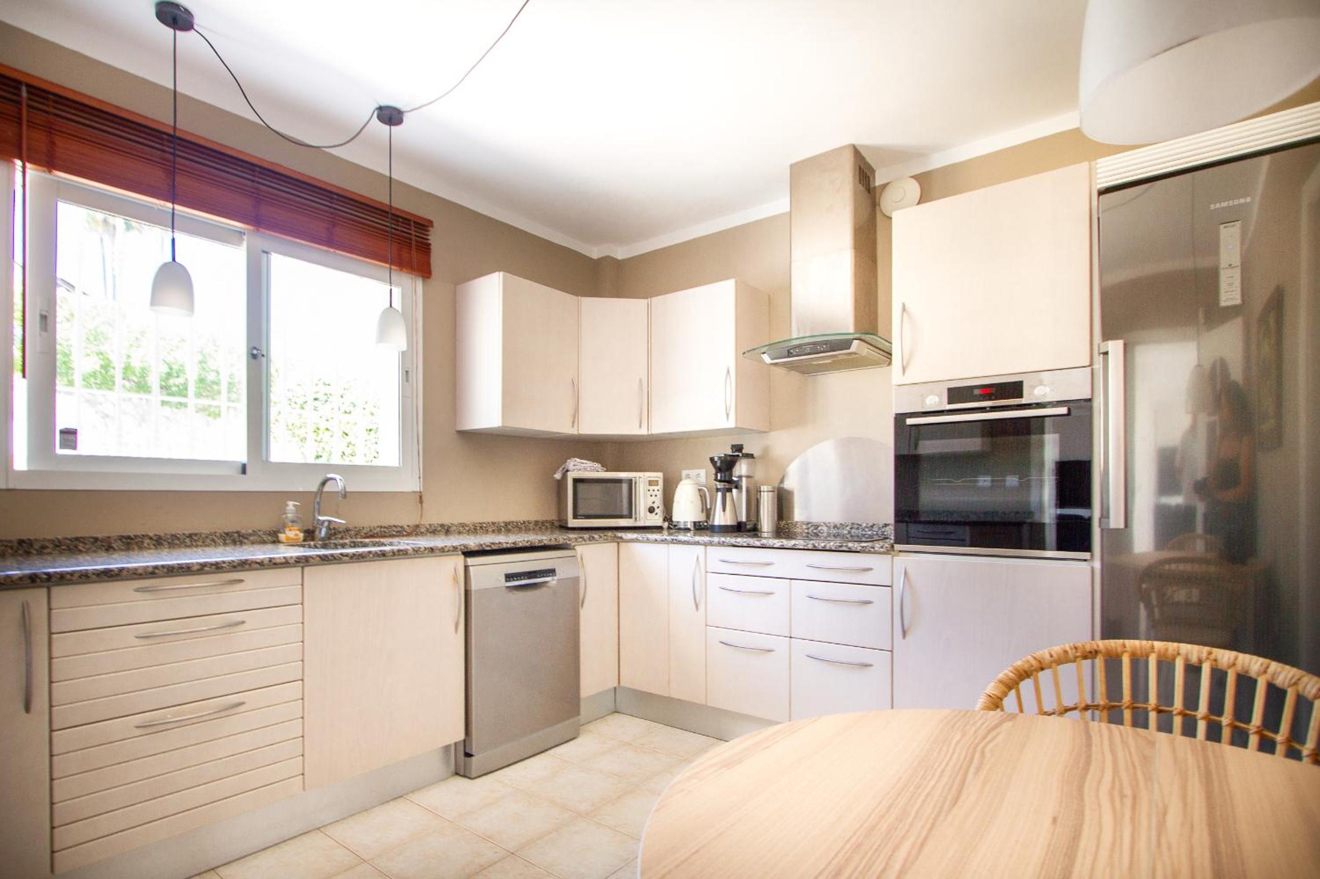 108-Villa, 2 Minutes Walk to the beach, Heated pool