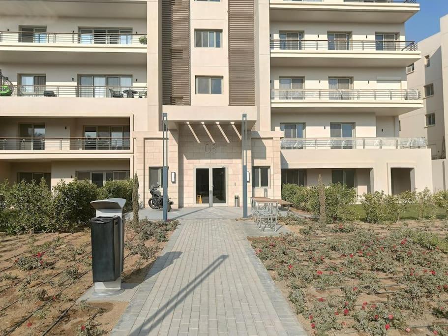 Carrara White 3BR APT W/Garden view and Pool