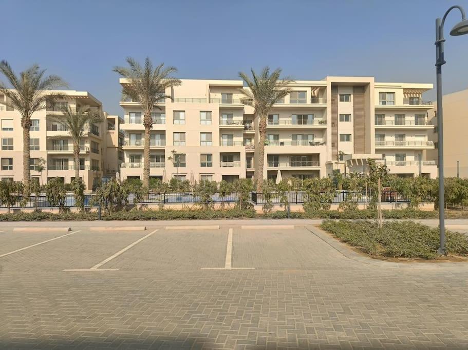 Carrara White 3BR APT W/Garden view and Pool
